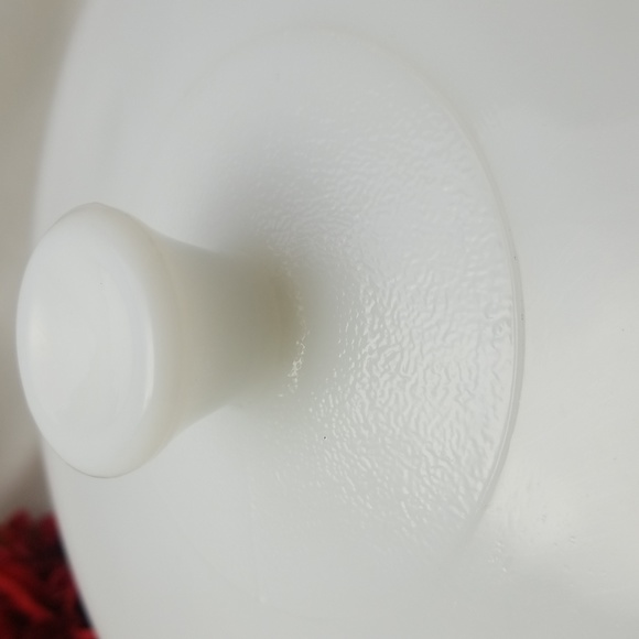 Federal Glass Blue Tulip Casserole Mixing Bowl with Lid - Picture 11 of 16